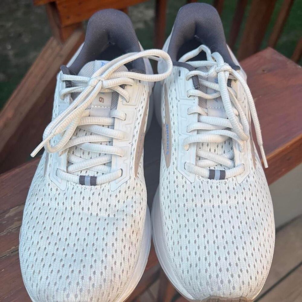 Brooks Anthem 6 Women's  8 White Cream Tan Road Trail Running Jog Sneakers